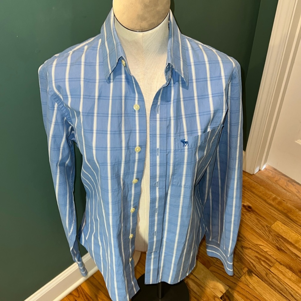 Men’s Abercrombie and Fitch, long sleeve button up size‎ small